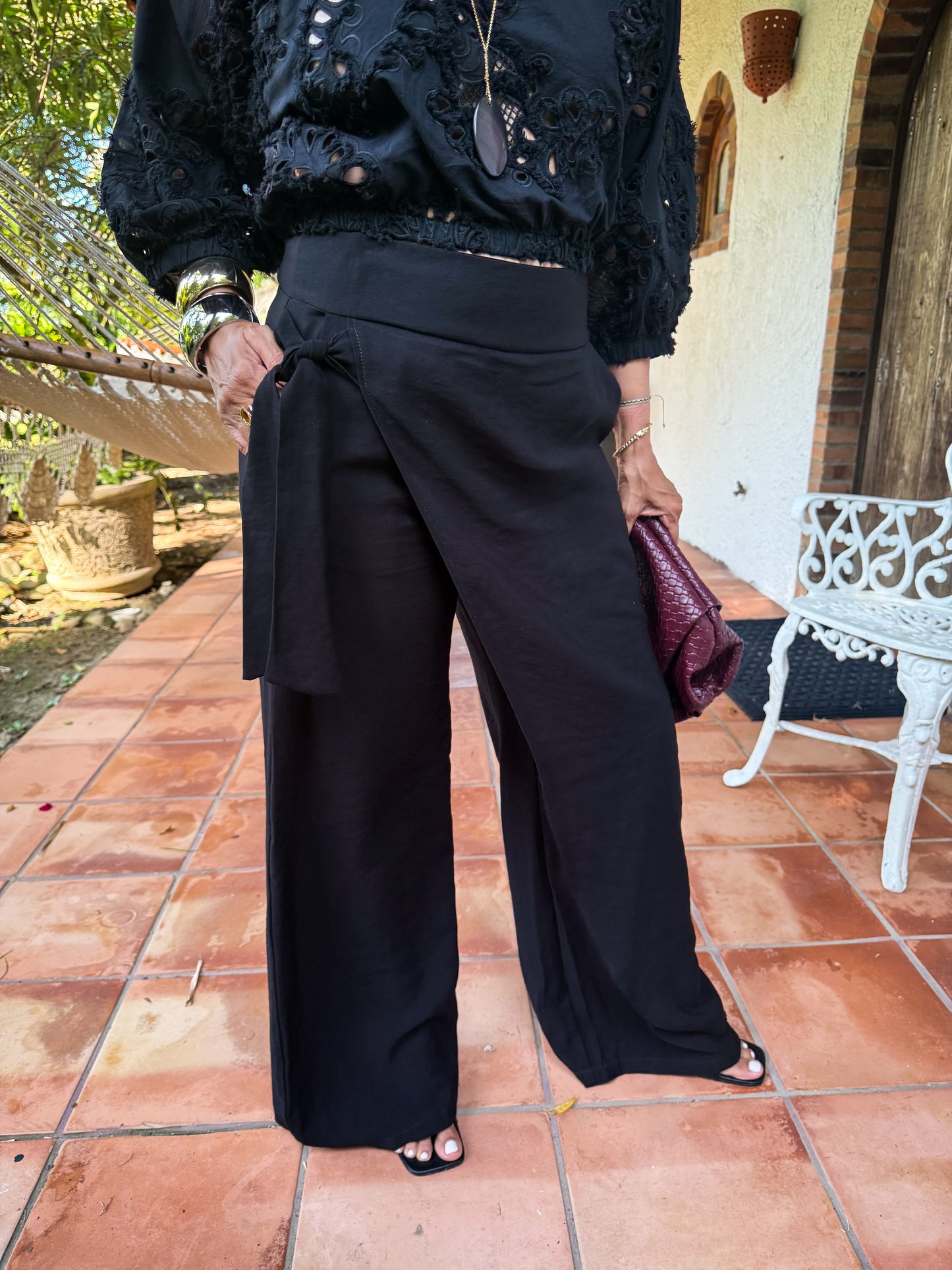 Assymetric Black Pants 🇨🇴